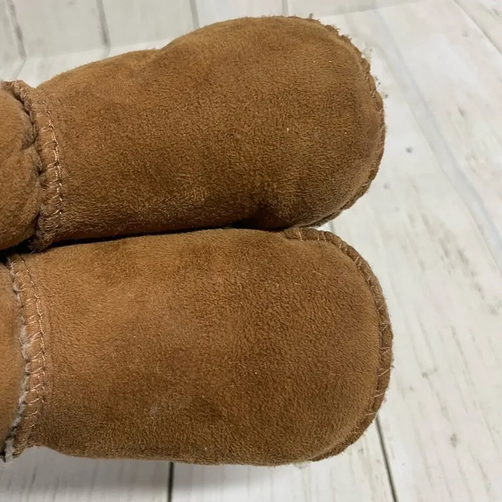 UGG Erin suede bootie for infants in chestnut color size medium